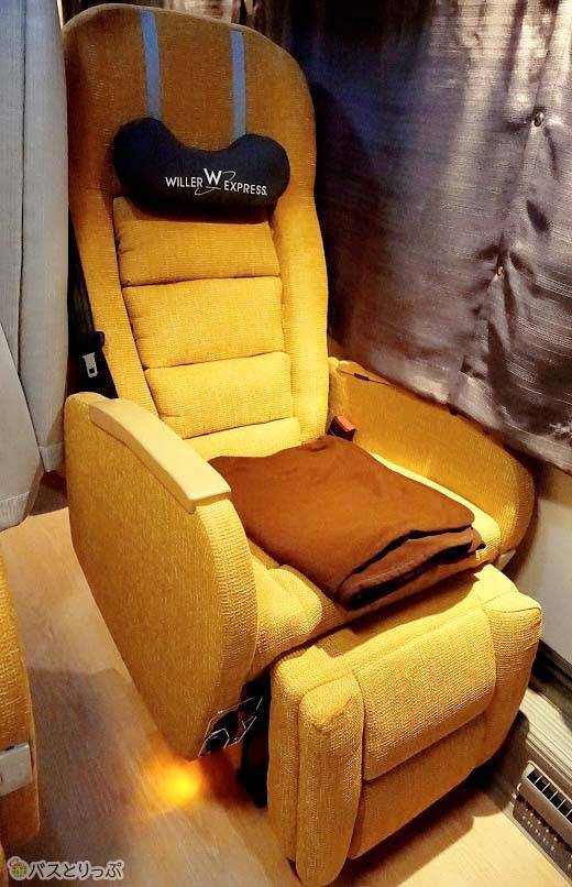 ウィラー新型バス ラクシア で大阪から東京へ 話題のシートは噂以上の快適な乗り心地 高速バス 夜行バス バスツアーの旅行 観光メディア バスとりっぷ