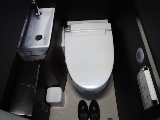 ドリームスリーパーの内部を公開 業界初の完全個室型 超豪華夜行バスが1 18から東京大阪間で運行開始 高速バス 夜行バス バスツアーの旅行 観光メディア バスとりっぷ