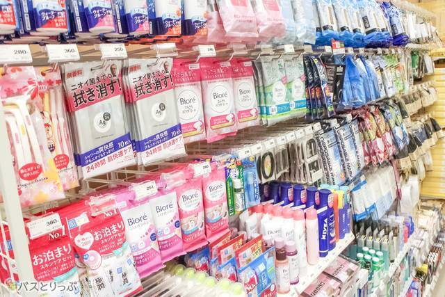 いよいよ本営業スタート バスタ新宿のコンビニ ファミリーマート の商品ラインナップ 店内の広さをチェック 高速バス 夜行バス バスツアーの旅行 観光メディア バスとりっぷ