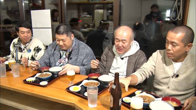 もつ煮4ショット.jpg