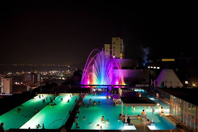 別府温泉の老舗 杉乃井ホテル の大展望露天風呂がすごいスケール感 高速バス 夜行バス バスツアーの旅行 観光メディア バスとりっぷ